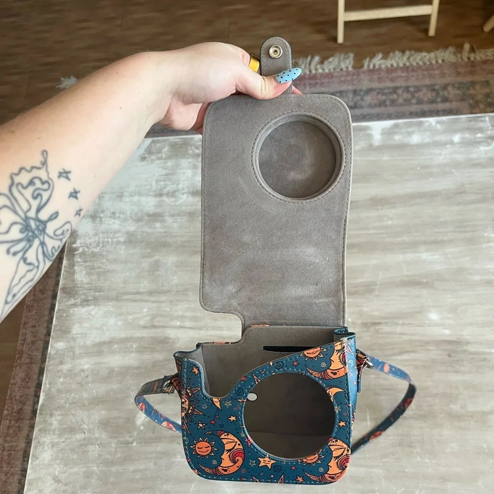 POLAROID CAMERA CASE